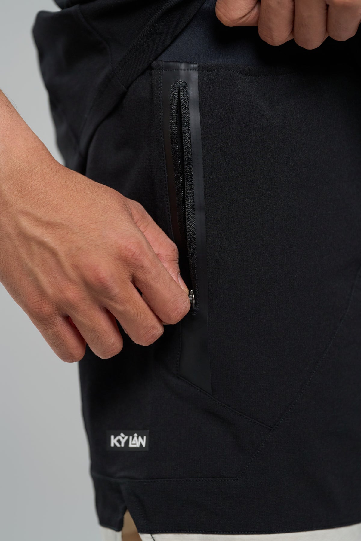 Kỳ Lân - Asian Activewear Momentum T-Shirt - Obsidian